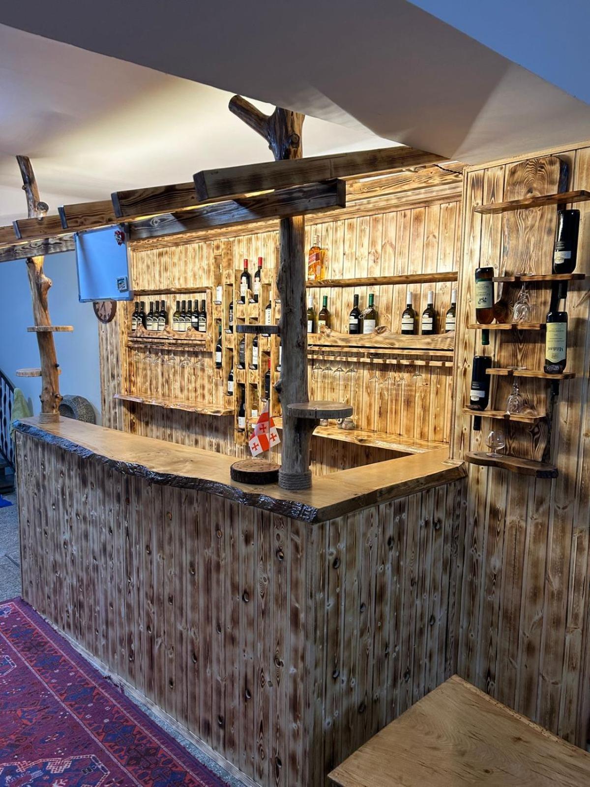 Anna'S Guest House Гори Екстериор снимка